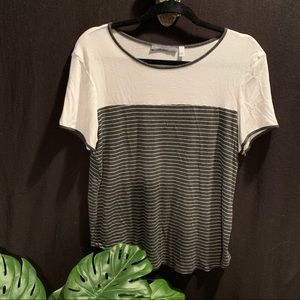 Casual gray and white stripped t